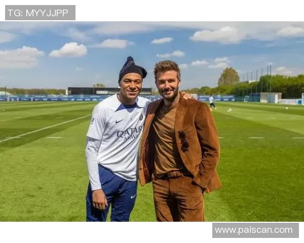 足球明星同框合照揭秘他们背后的故事与友谊瞬间